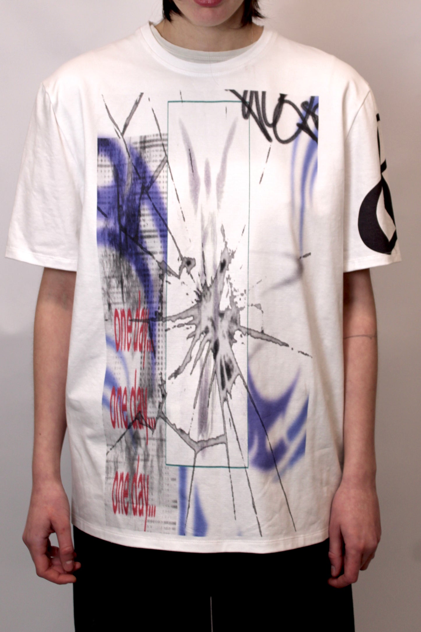 Cracked glass short sleeve