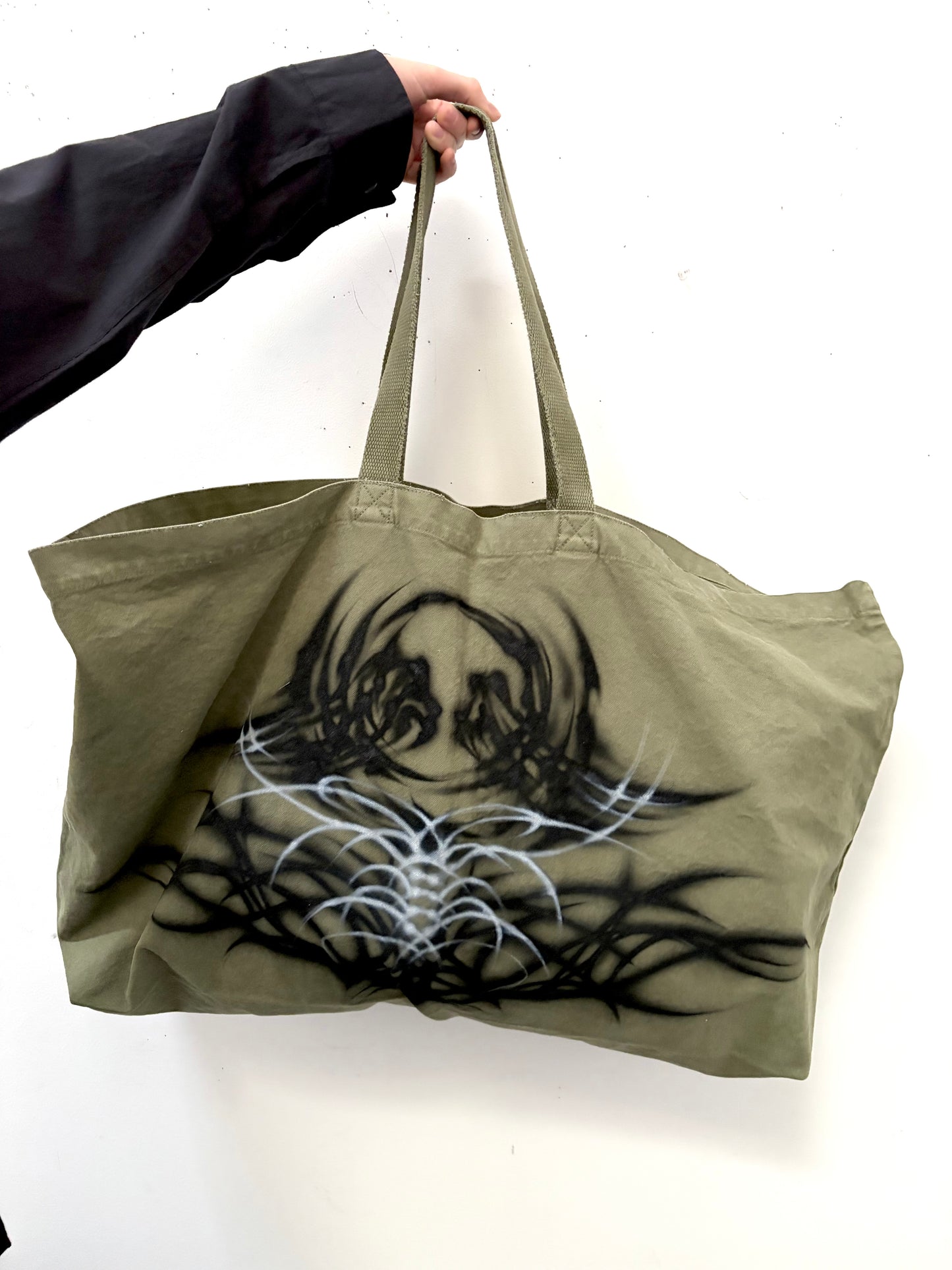 wings; xL tote