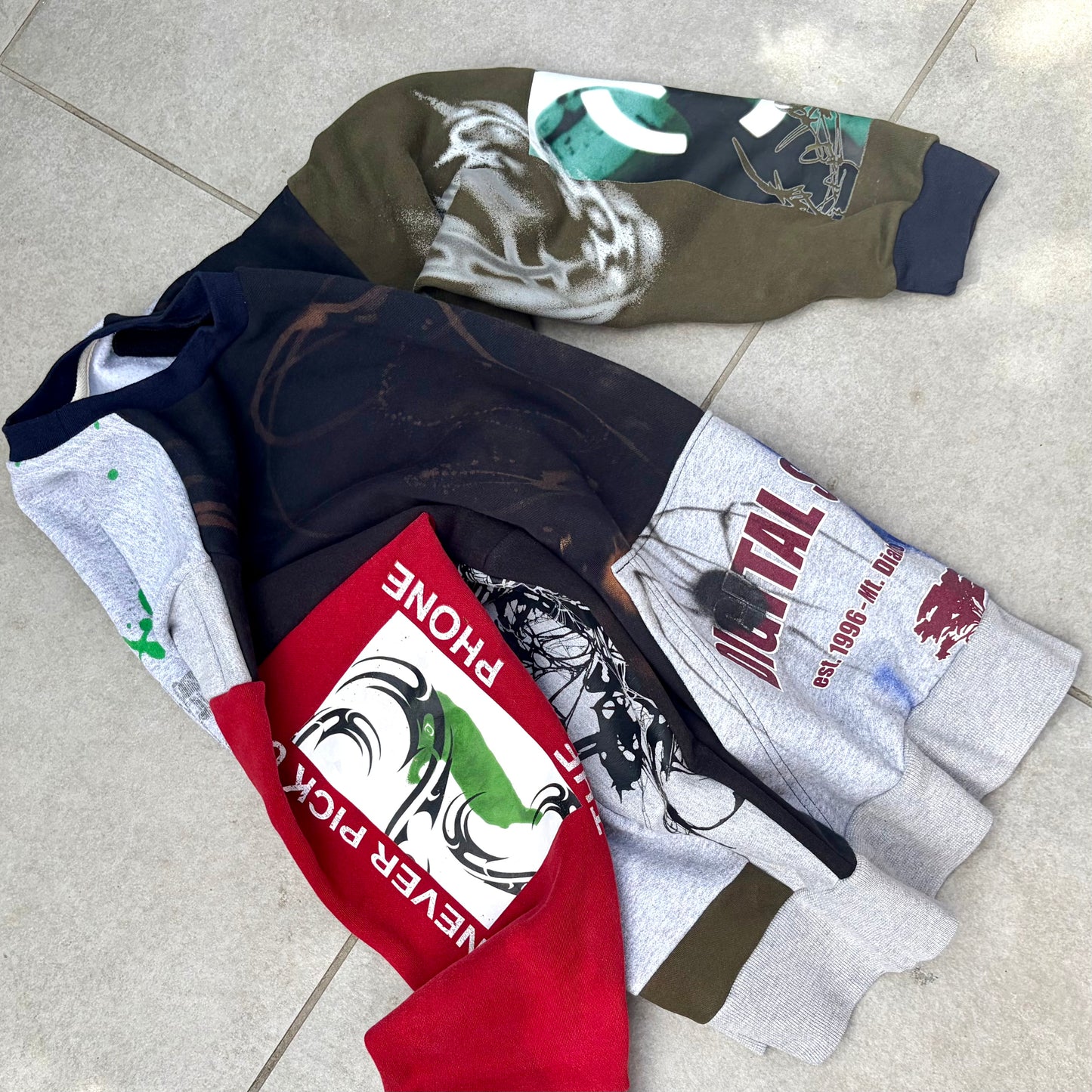 RECONSTRUCTED SWEATSHIRT 2