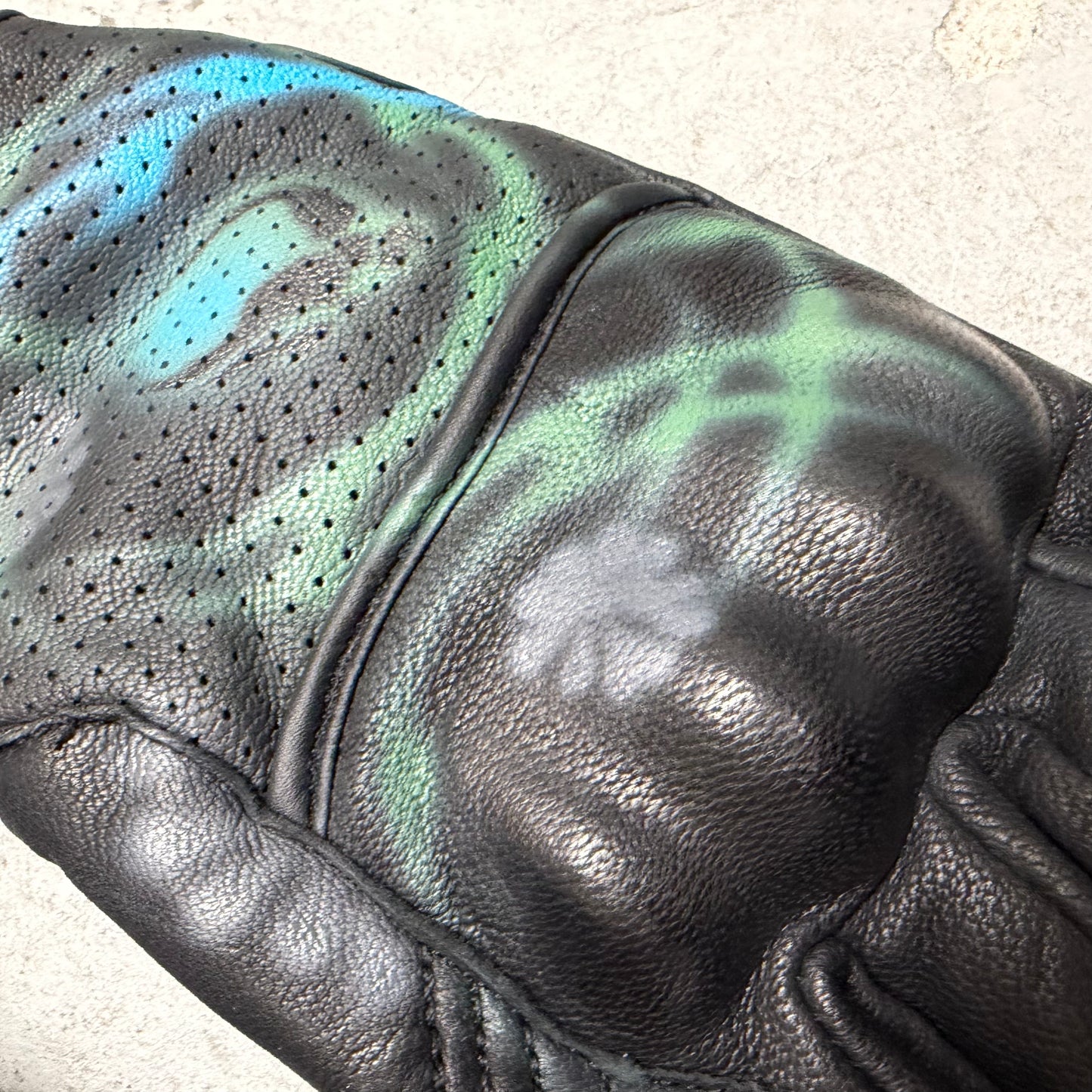 leather gloves 02.01