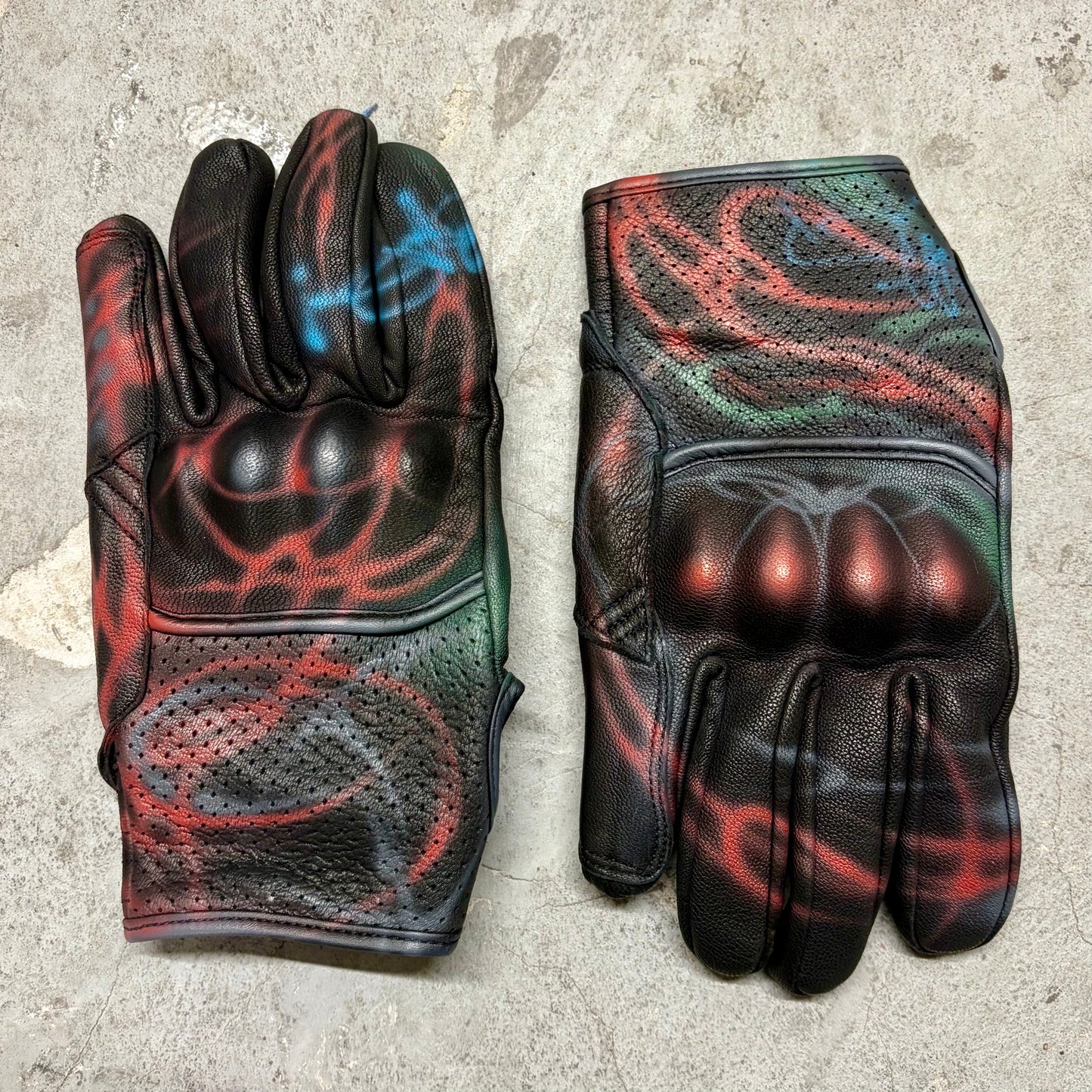 leather gloves 02.02